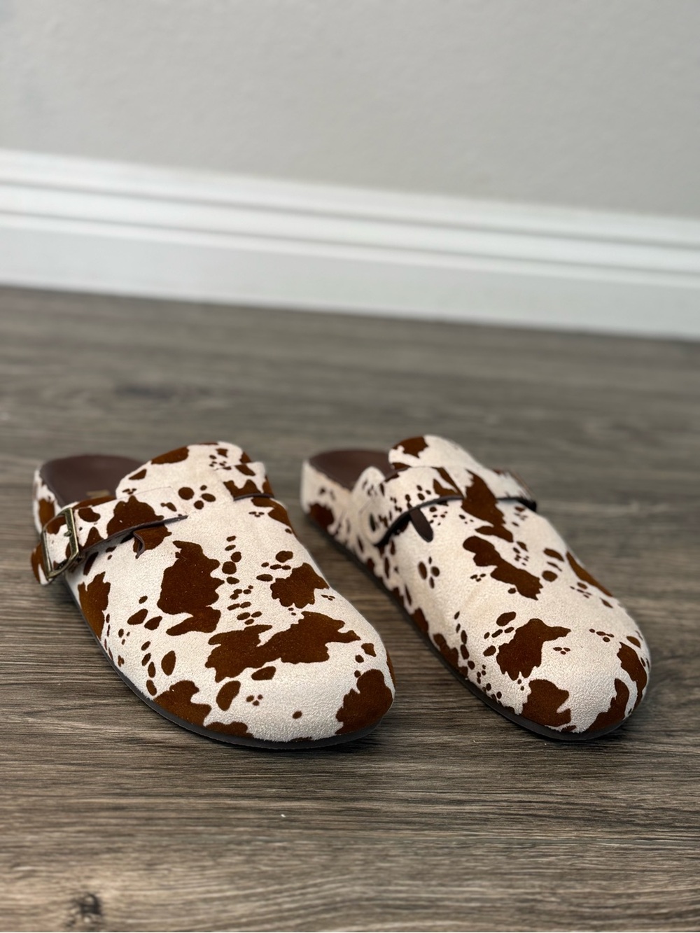 MIA Cow Print Buckle Clog Mules Brown Cream Size 7.5